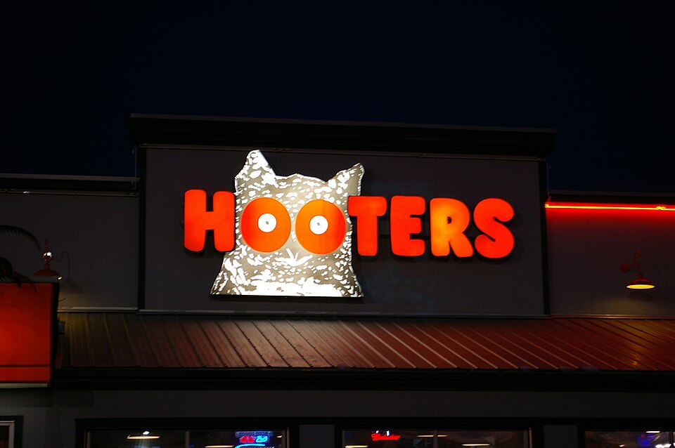후터스(Hooters) 로고